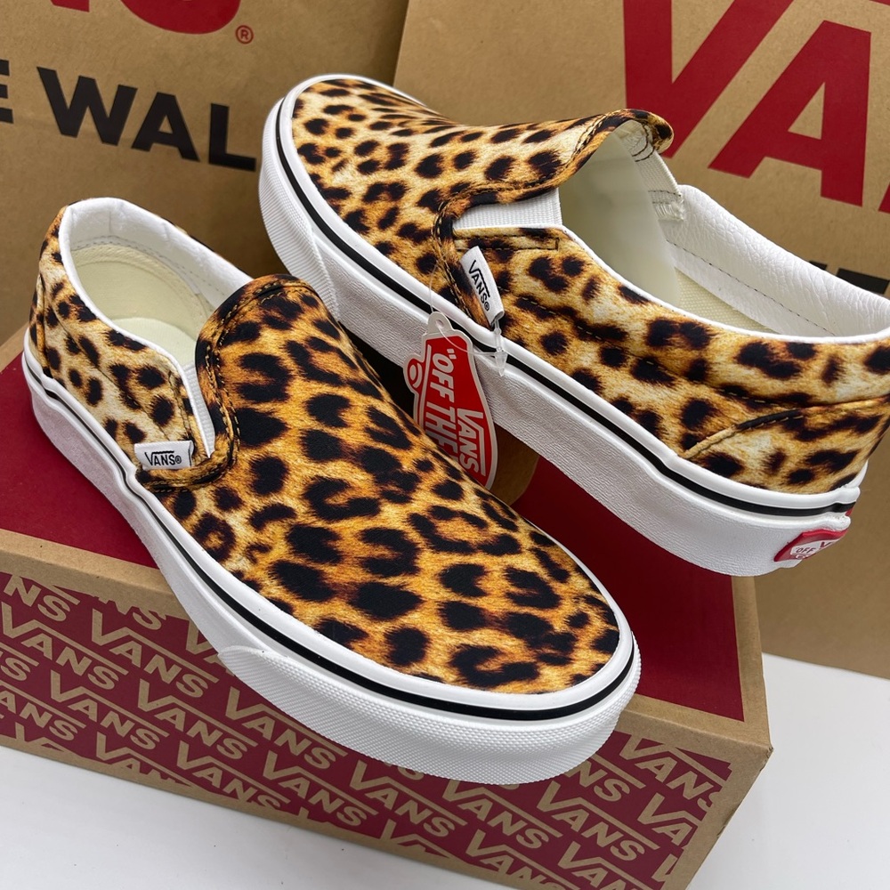 Vans WMNS Leopard Print Women's Slip-On Shoes Classic Slip-On (Leopard) Black/Tr - Picture 8 of 16